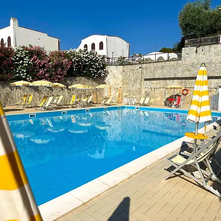 Casa La Perla - Con Terrazza Panoramica, Piscina E Free Parking