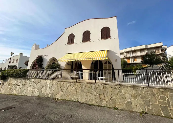 Casa La Perla - Con Terrazza Panoramica, Piscina E Free Parking
