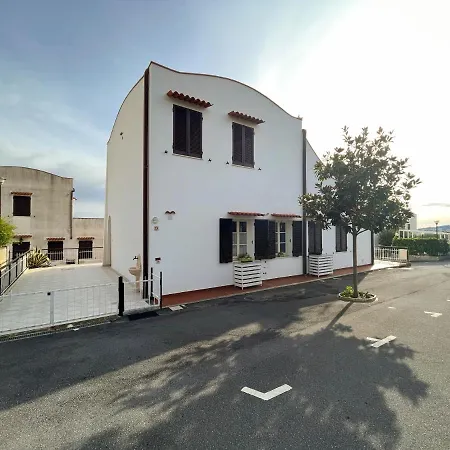 Casa La Perla - Con Terrazza Panoramica, Piscina E Free Parking Daire Ceriale