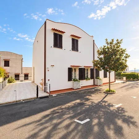 Apartment Casa La Perla - Con Terrazza Panoramica, Piscina E Free Parking *
